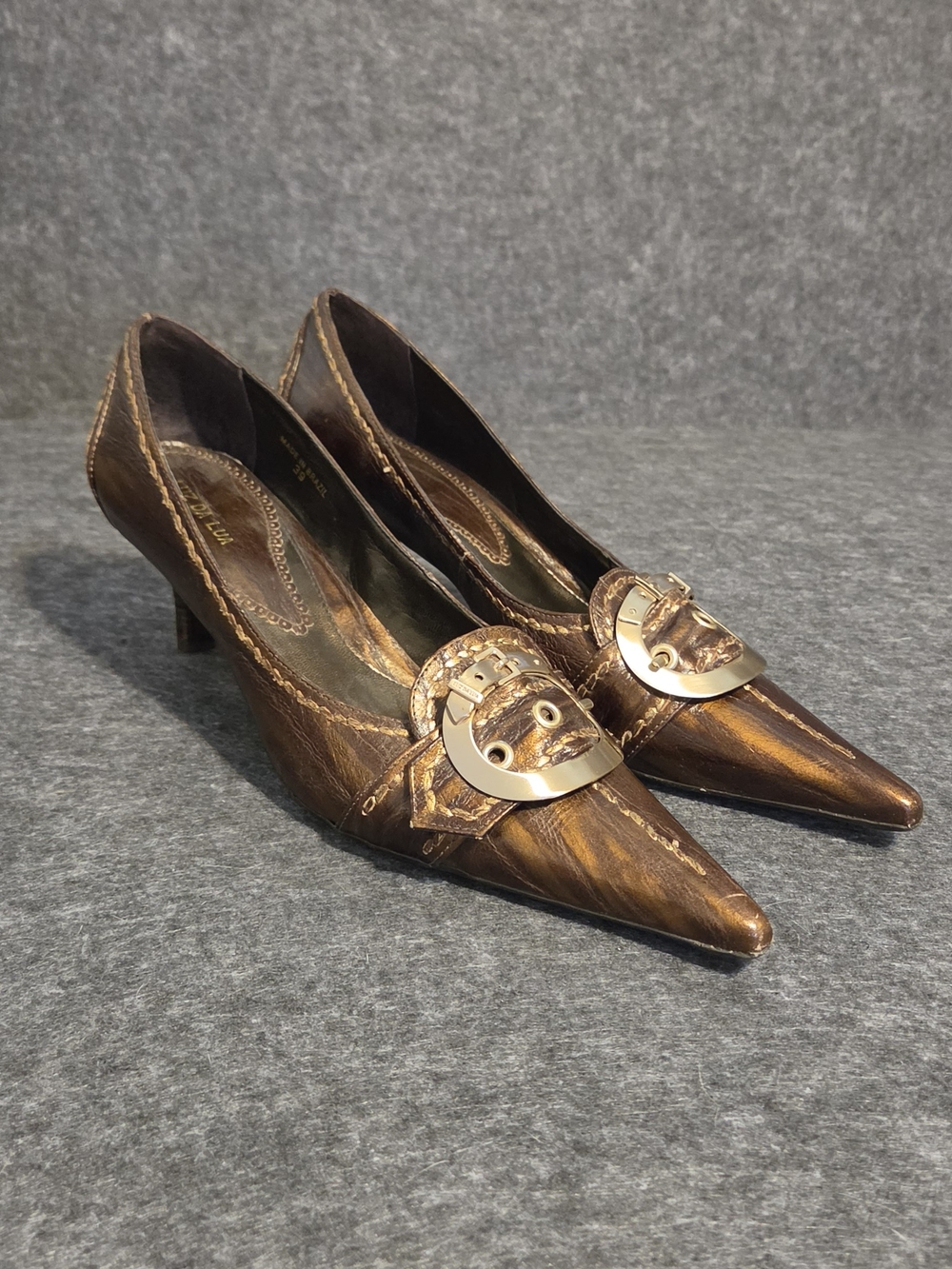 Classic Brown Pointed-Toe Heels with Gold Buckle Accents